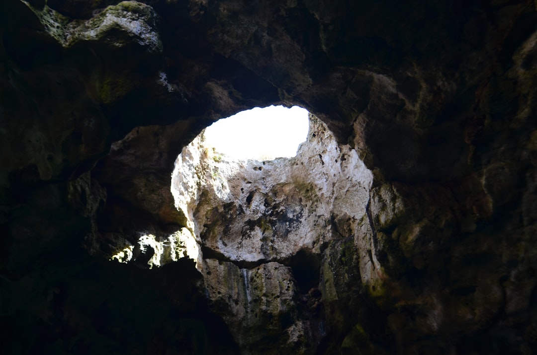 Descubre las Grutas de Postumia: Un Viaje Único - Jamska cesta 30 | Secret World Trip Planner