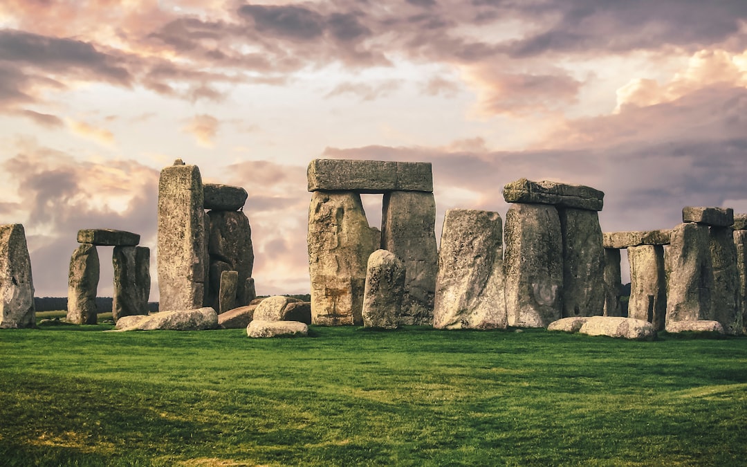 Stonehenge: El Misterio de los Monumentos Prehistóricos - Salisbury SP4 7DE | Secret World Trip Planner