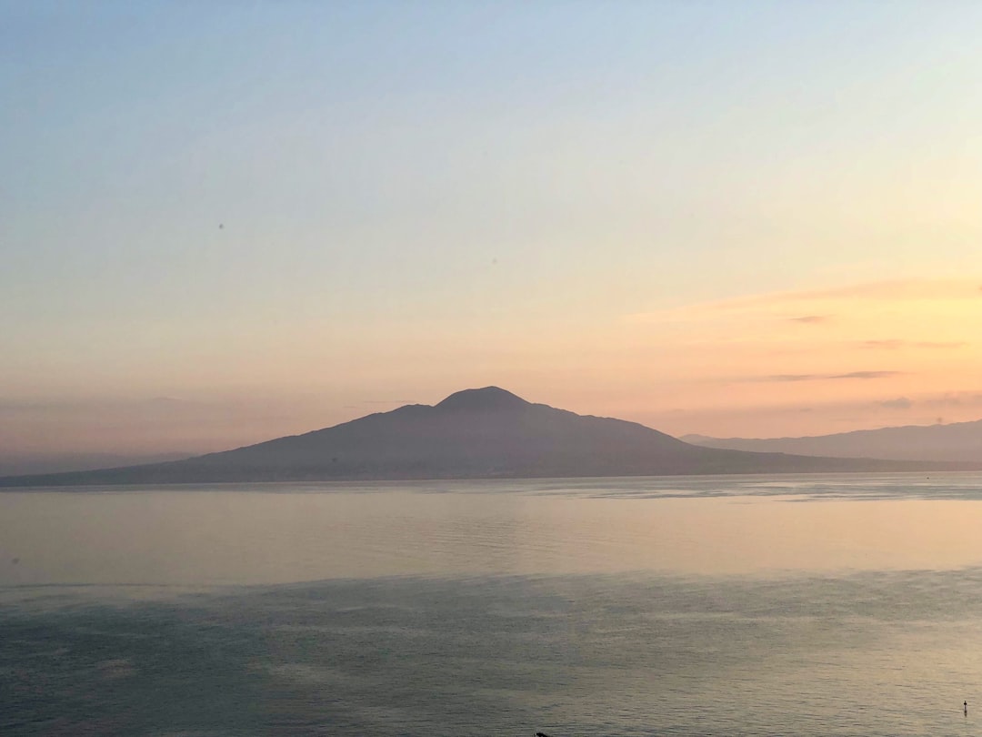 Explorando o Vesúvio: Guardião da História e Natureza - Vesuvio | Secret World Trip Planner