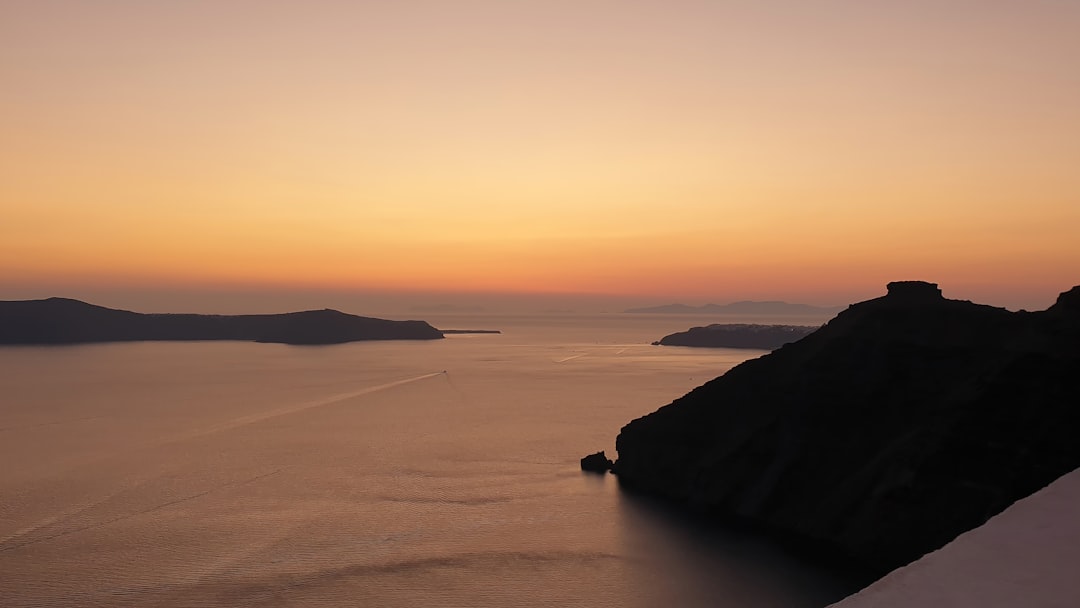 Atardeceres de Ensueño en Oía, Santorini - Nik. Nomikou | Secret World Trip Planner