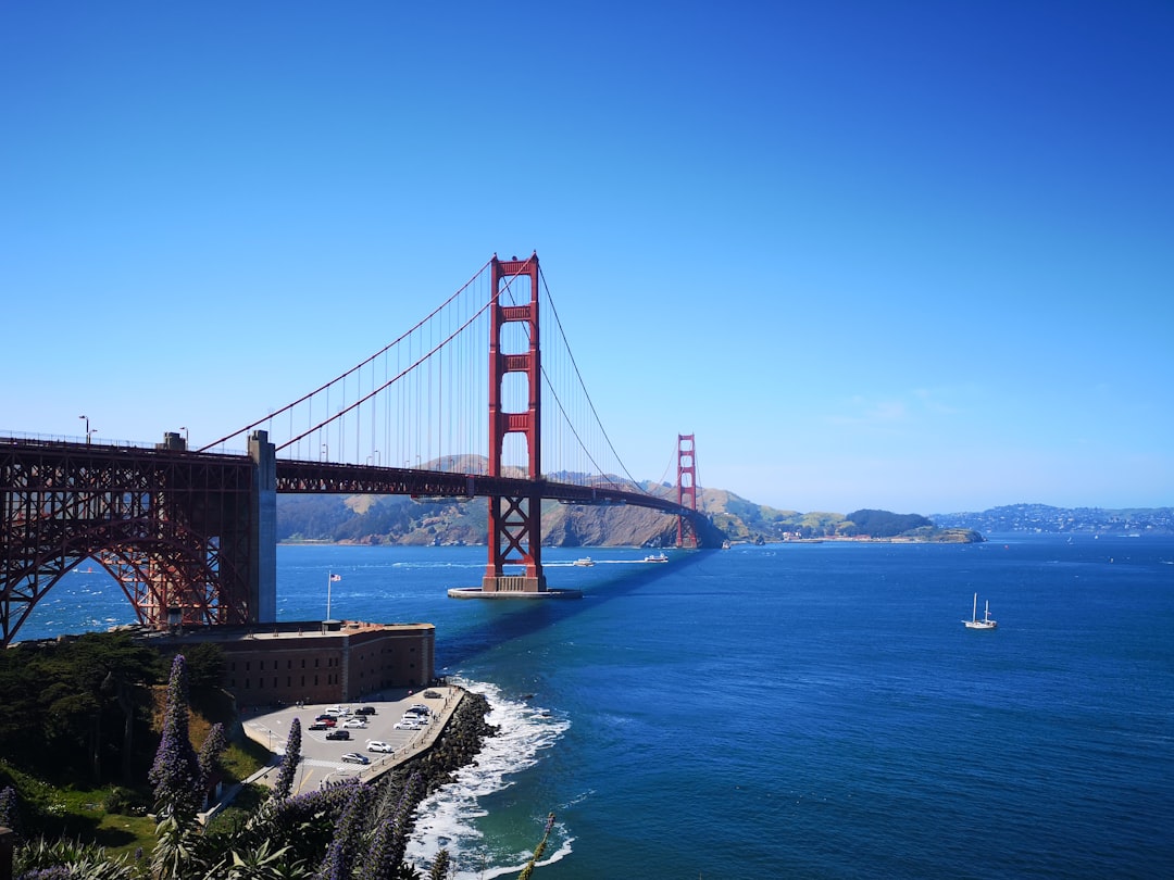 El Encanto del Puente Golden Gate: Un Ícono - San Francisco | Secret World Trip Planner