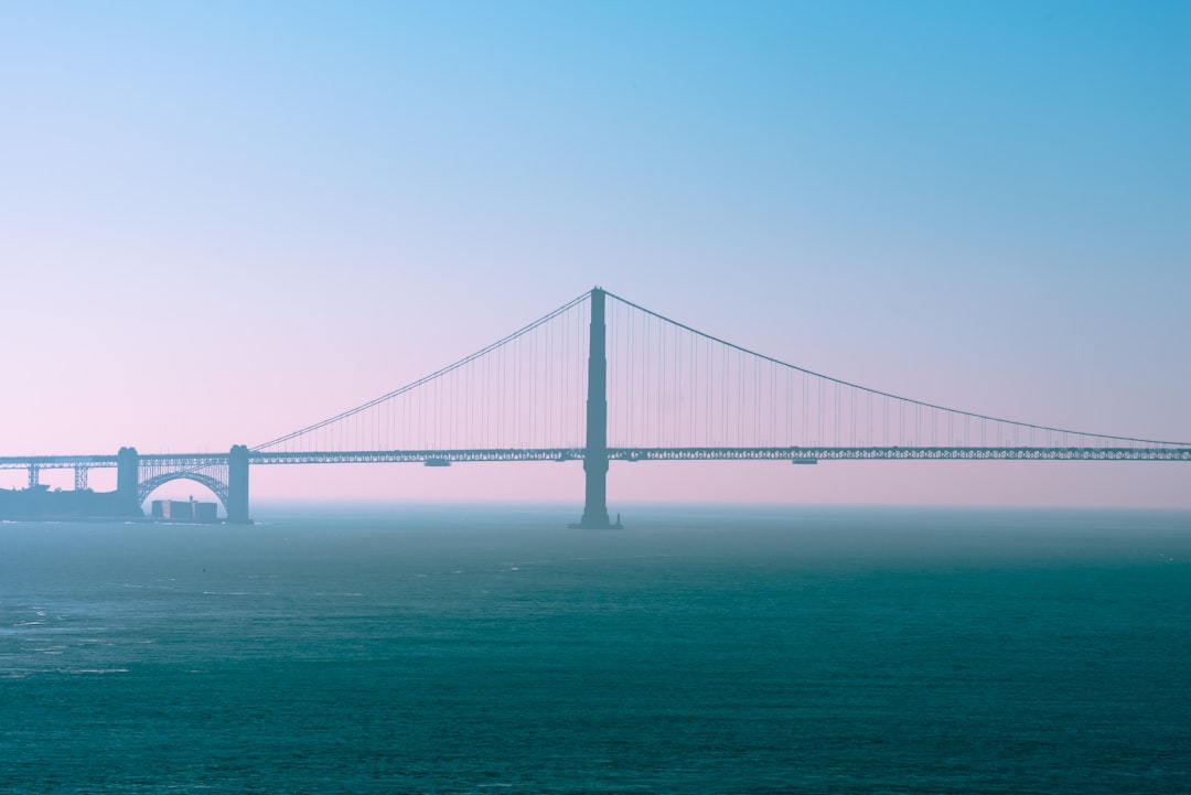 El Encanto del Puente Golden Gate: Un Ícono - San Francisco | Secret World Trip Planner