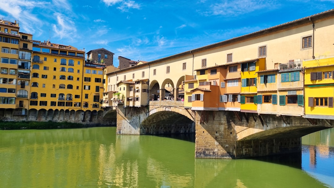 ヴェッキオ橋：フィレンツェの宝石 - Ponte Vecchio | Secret World Trip Planner