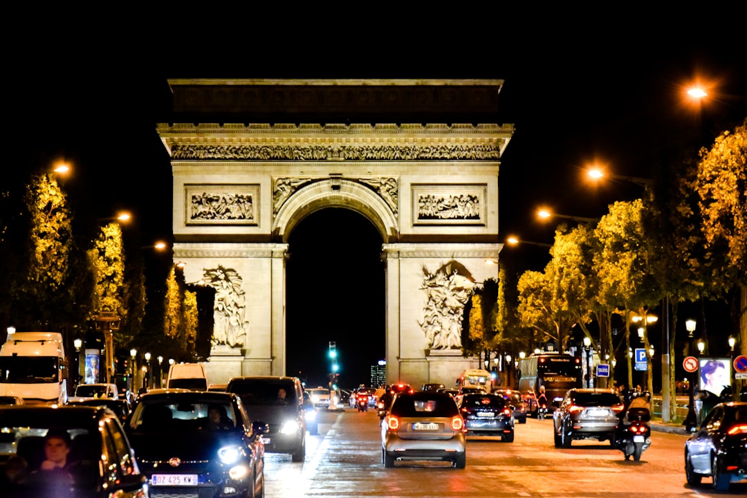 Secret World対TripIt：2026年パリ旅行の最適アプリ - Parigi | Secret World Trip Planner