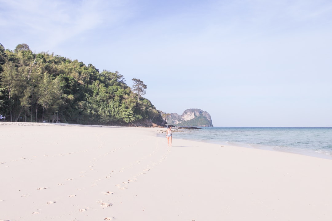 Descubre Cha-am Beach: Un Paraíso en la Costa Tailandesa | Secret World Trip Planner