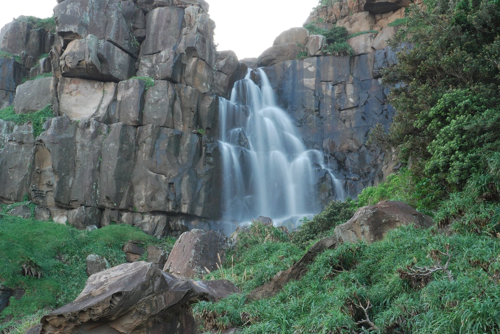 Découvrez la magie de 佳樂水 : une cascade enchanteresse à Taïwan