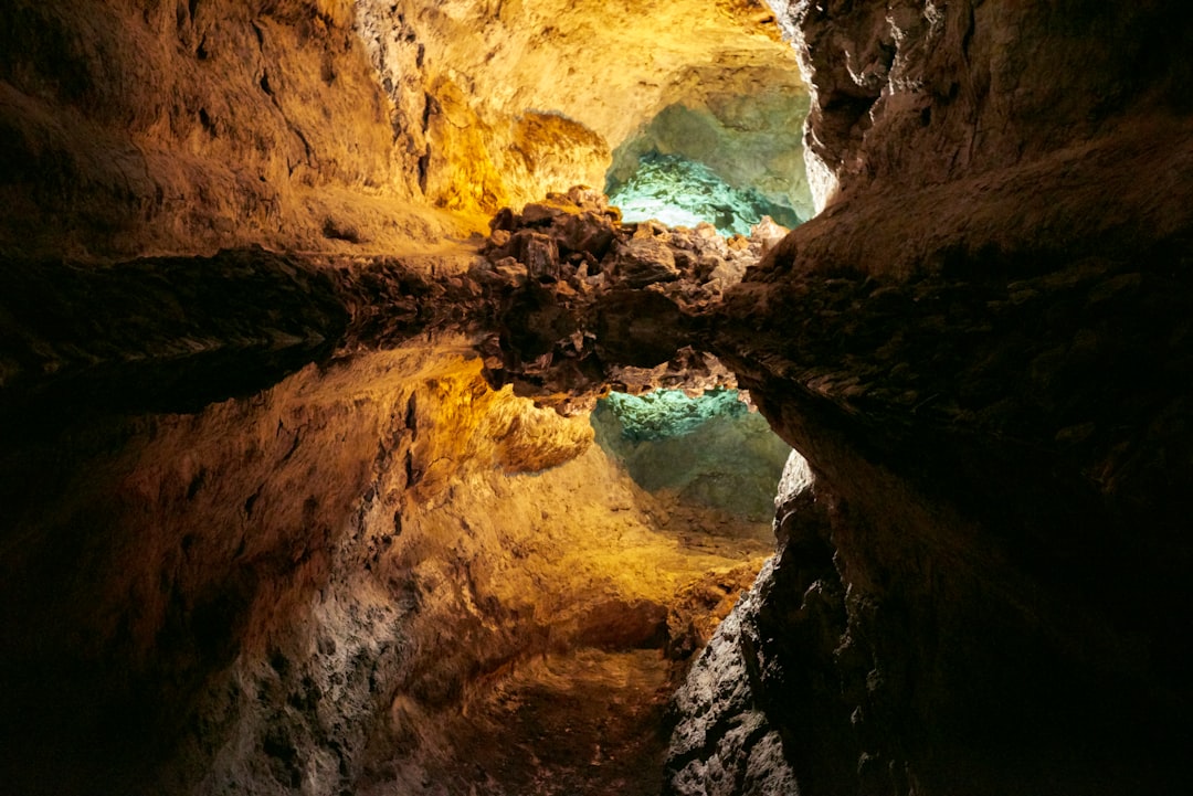 Cueva de los Verdes: Un Viaje Subterráneo en Lanzarote - 35542 | Secret World Trip Planner