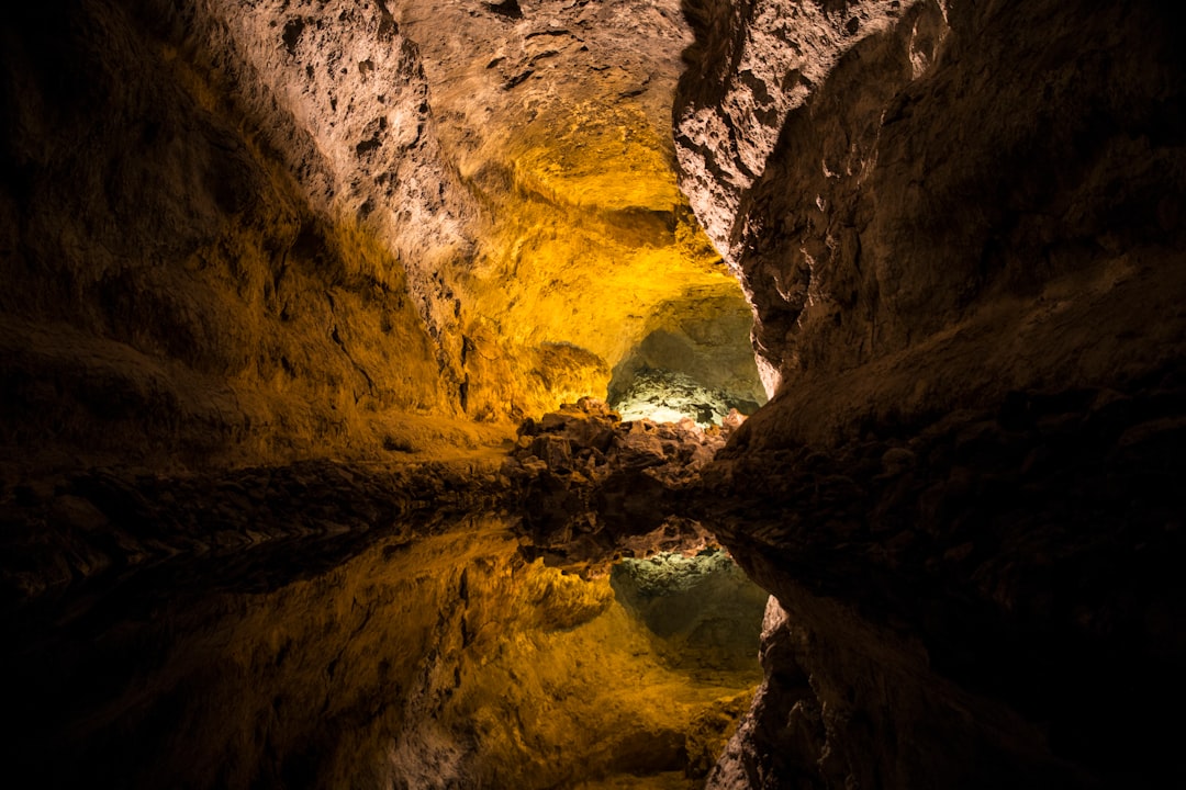 Cueva de los Verdes: Un Viaje Subterráneo en Lanzarote - 35542 | Secret World Trip Planner