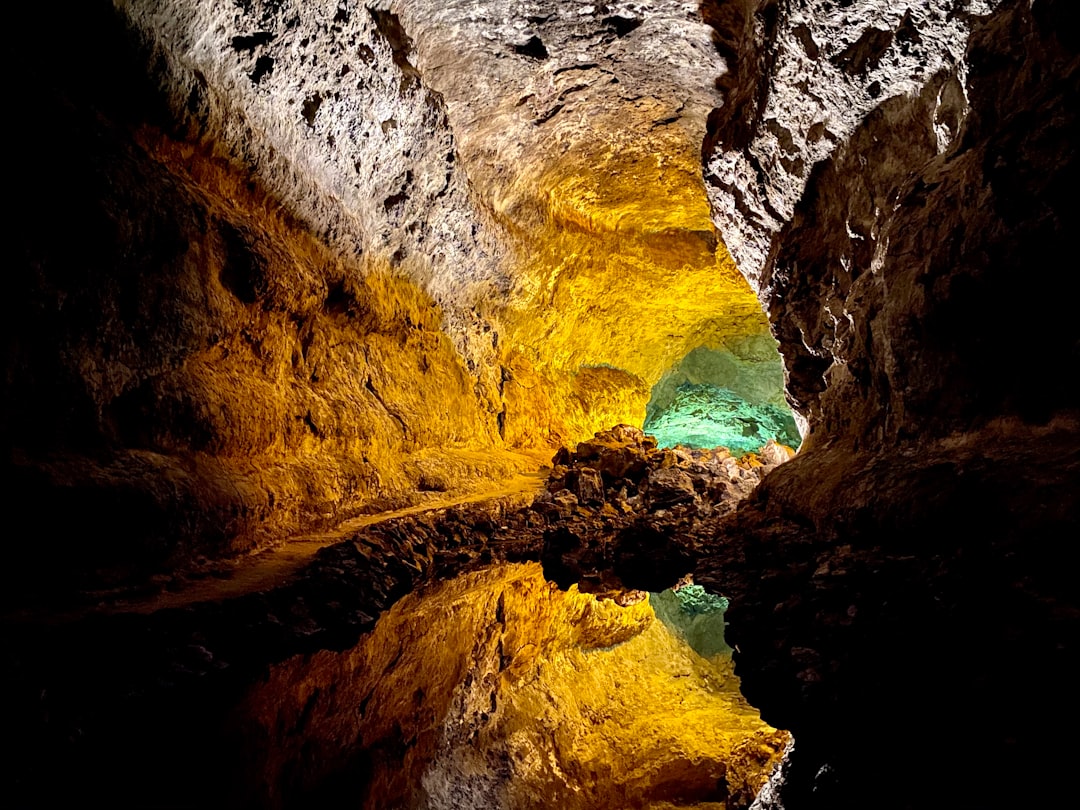 Cueva de los Verdes: Un Viaje Subterráneo en Lanzarote - 35542 | Secret World Trip Planner
