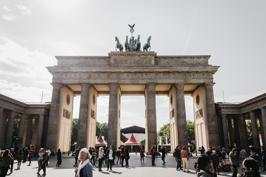 发现勃兰登堡门：柏林的象征 - Berlin | Secret World Trip Planner