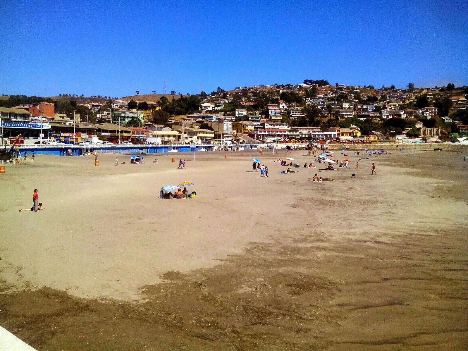 Scopri Playa Chica: una gemma della costa cilena - San Antonio | Secret World Trip Planner