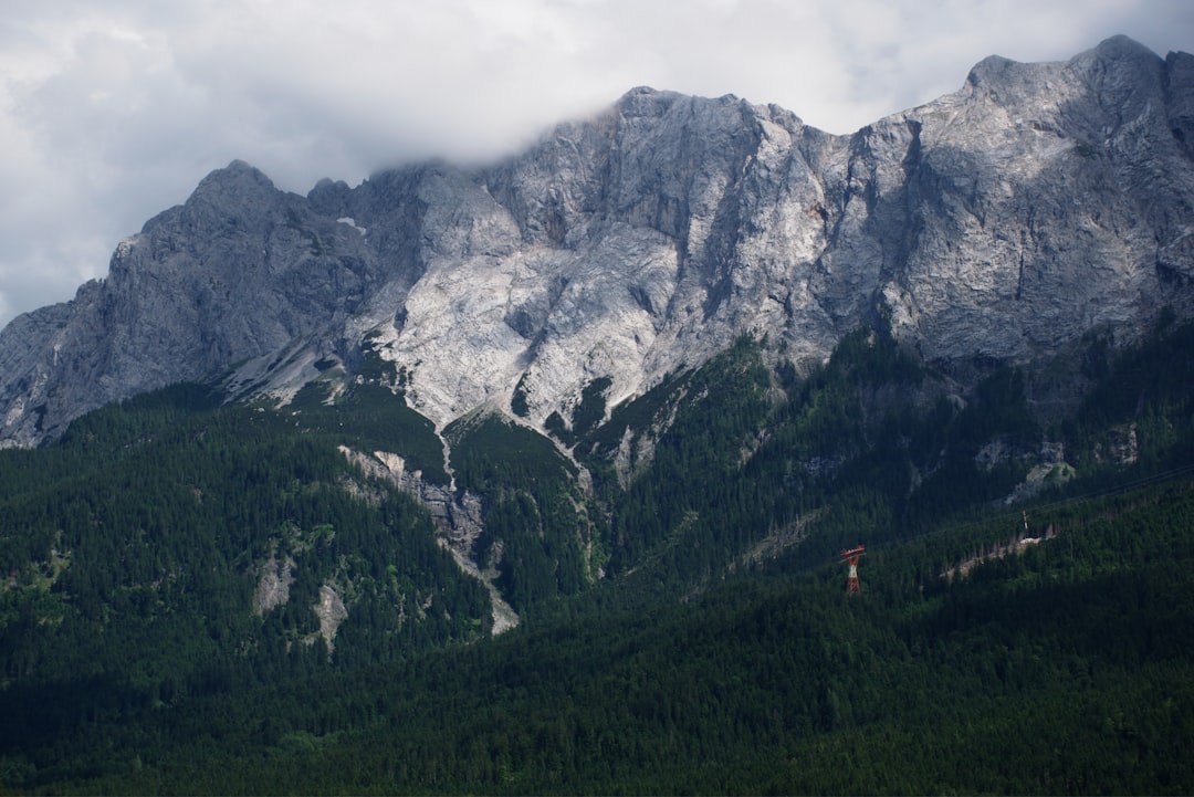 Eibsee: バイエルンの中心にある自然の楽園 - Grainau | Secret World Trip Planner