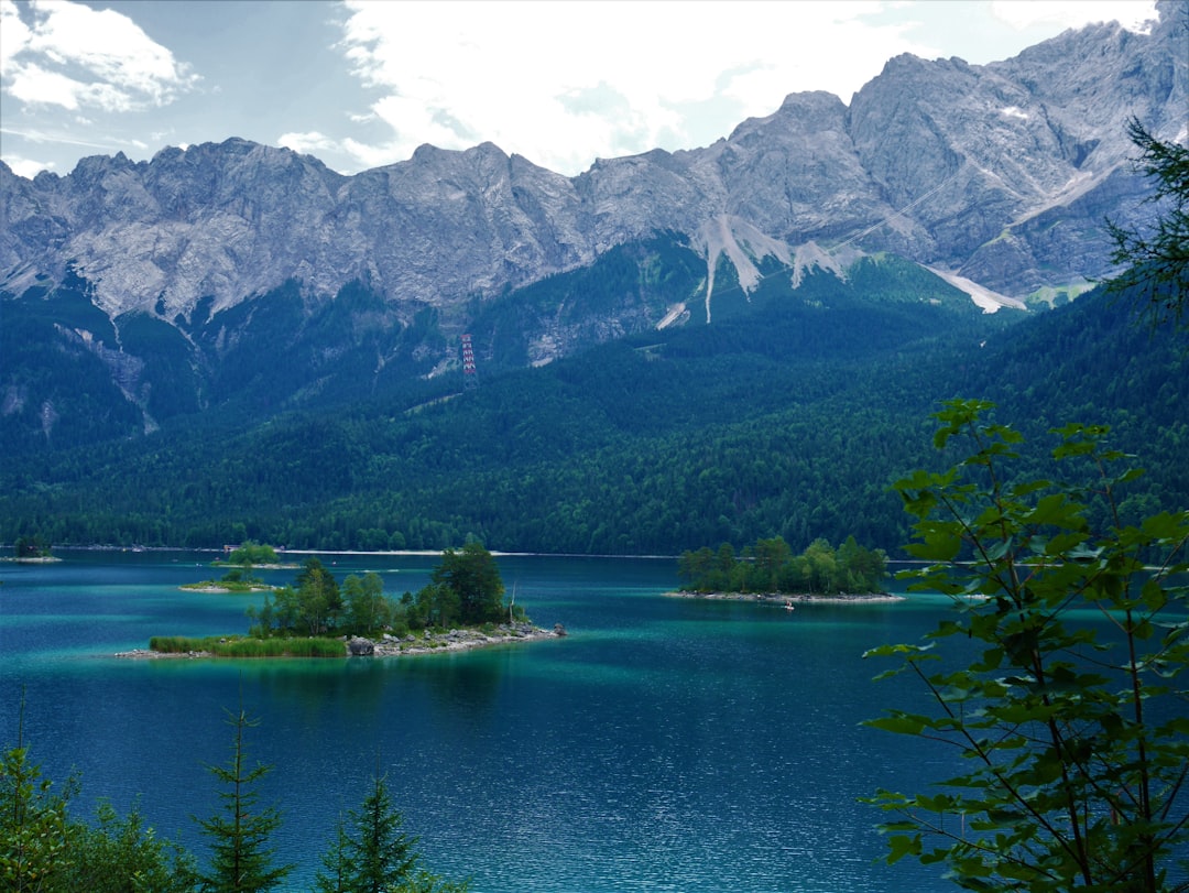 Eibsee：巴伐利亚心脏中的自然天堂 - Grainau | Secret World Trip Planner