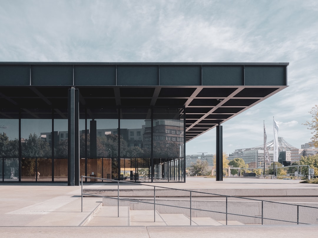 Découvrez la Neue Nationalgalerie de Berlin : un bijou de l'art moderne - Berlin | Secret World Trip Planner