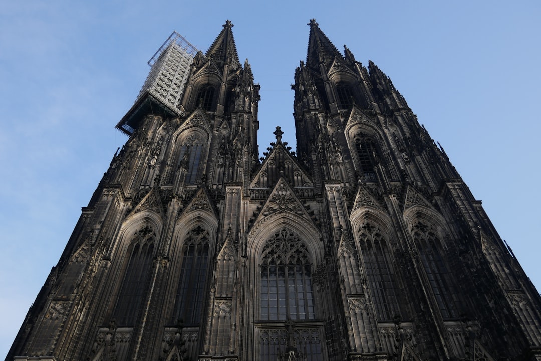 Catedral de Colonia: Una Obra Maestra de la Arquitectura Gótica - Köln | Secret World Trip Planner