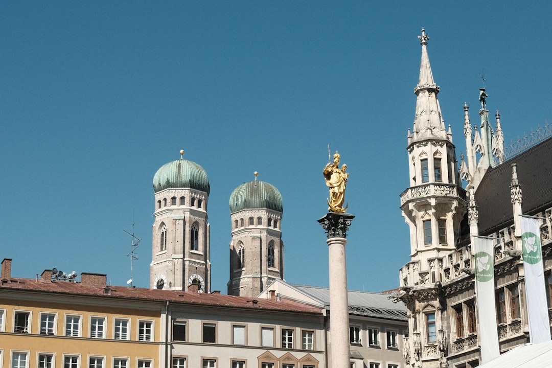 Descubre Marienplatz: el corazón palpitante de Múnich - München | Secret World Trip Planner