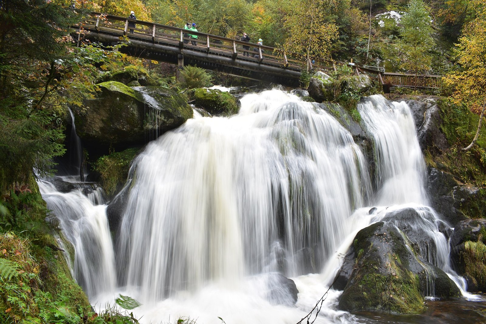 Entdecken Sie die spektakulären Triberger Wasserfälle in Deutschland - Schonach im Schwarzwald | Secret World Trip Planner