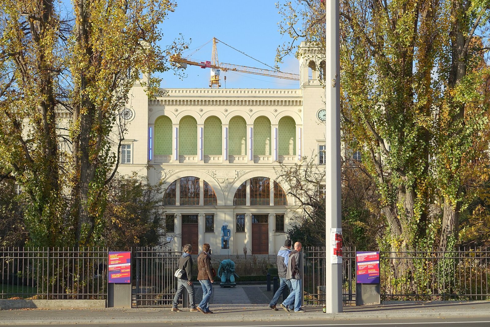 Descubriendo el Hamburger Bahnhof: Una joya cultural en Berlín - Berlin | Secret World Trip Planner
