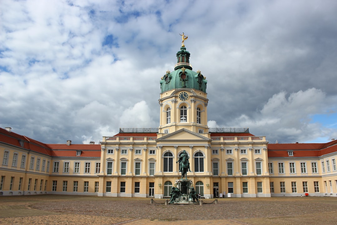 探索夏洛滕堡宫：柏林的巴洛克宫殿 - Berlin | Secret World Trip Planner