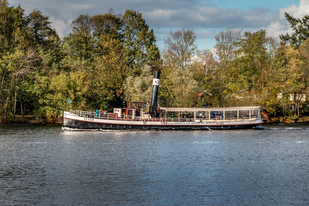 ベルリンのワンゼーの自然の魅力を発見する - Berlin | Secret World Trip Planner