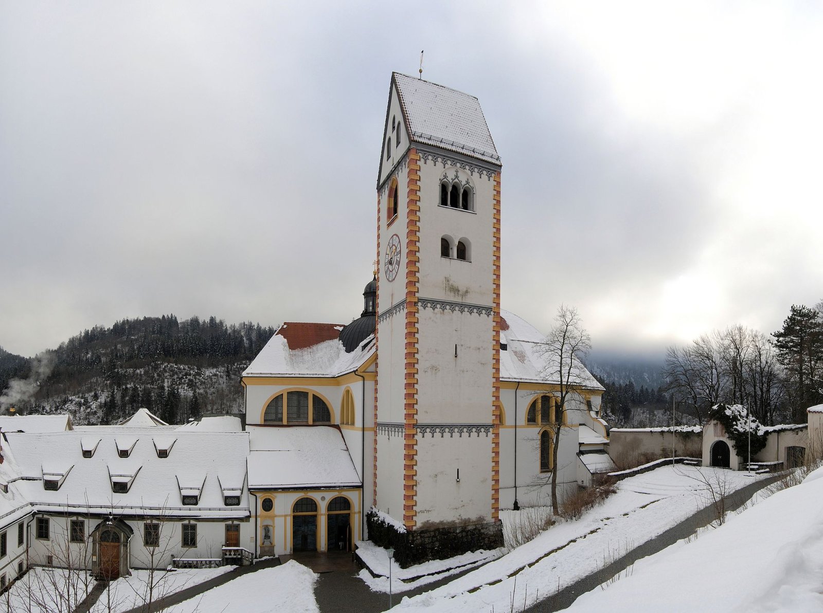 Füssen entdecken: Geschichte, Schönheit und Attraktionen - Füssen | Secret World Trip Planner
