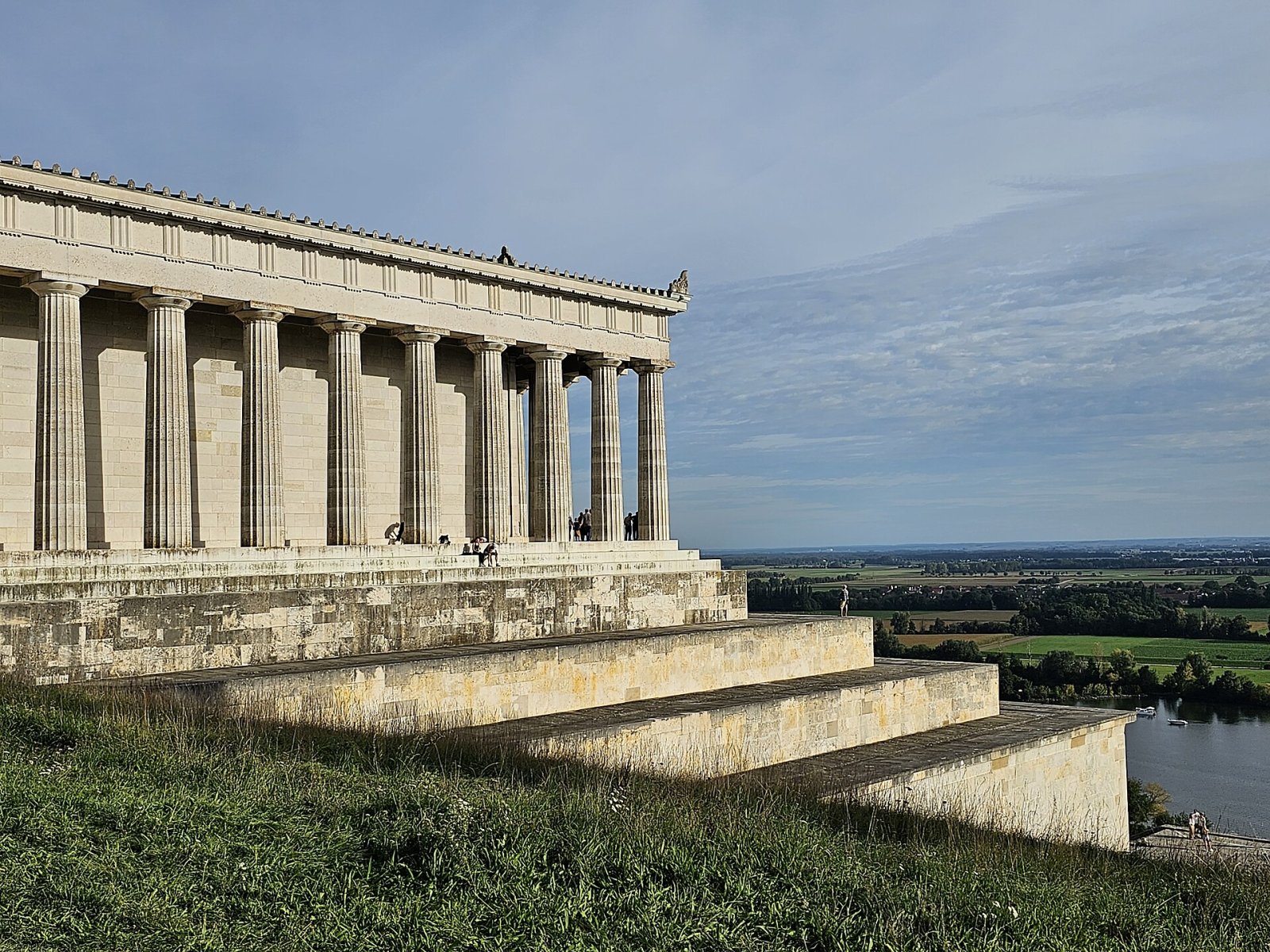 Descubre el Templo de Walhalla: una joya de Baviera - Wiesent | Secret World Trip Planner