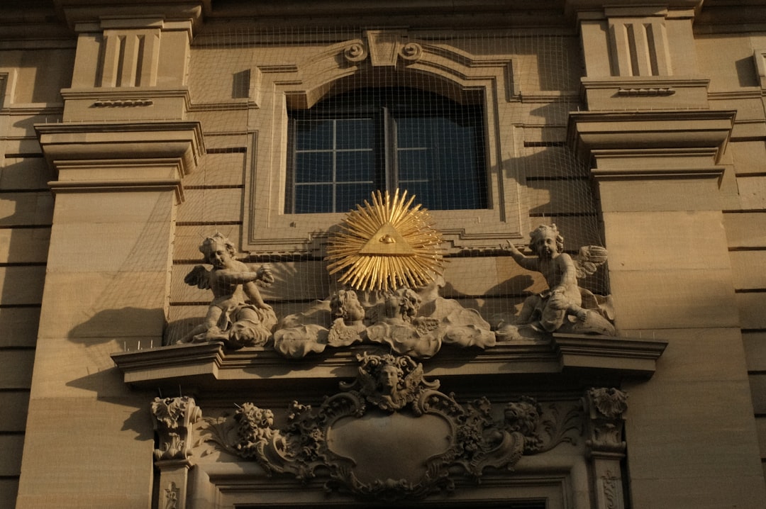 探索维尔茨堡的玛丽恩堡：历史与美丽 - Würzburg | Secret World Trip Planner