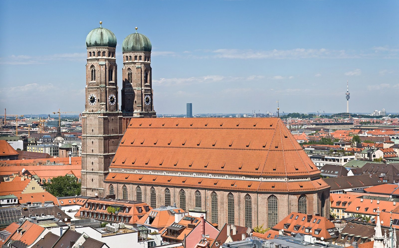 Entdecken Sie die Frauenkirche in München: Symbol für Kultur und Geschichte - München | Secret World Trip Planner