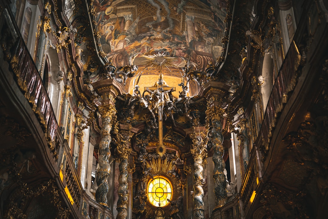 Откройте для себя церковь Асам в Мюнхене: барочный шедевр - München | Secret World Trip Planner