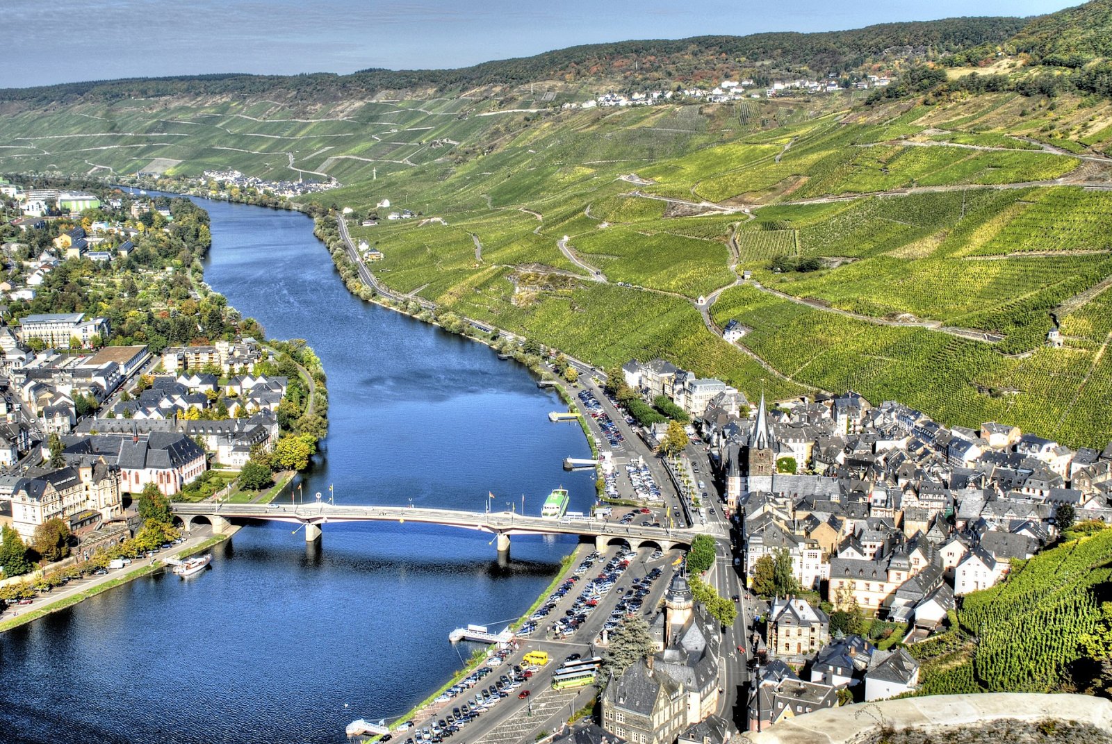 Исследуя долину реки Мозель в Бернкастель-Кюс - Bernkastel-Kues | Secret World Trip Planner