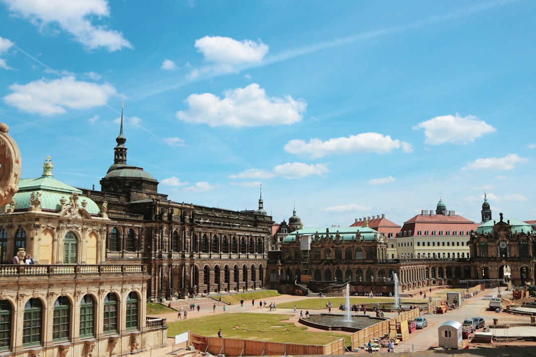 드레스덴 츠빙거: 작센의 예술과 역사 걸작 - Dresden | Secret World Trip Planner