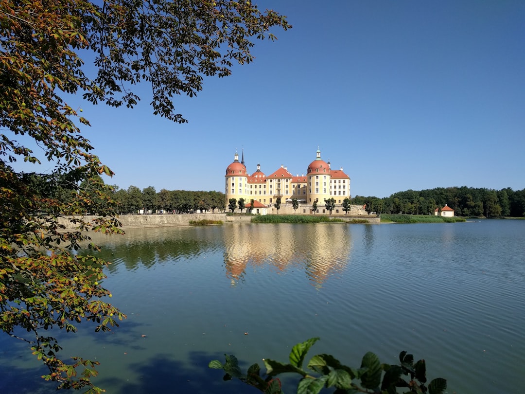 Découvrez le Château de Moritzburg : Histoire et Beauté en Saxe - Moritzburg | Secret World Trip Planner