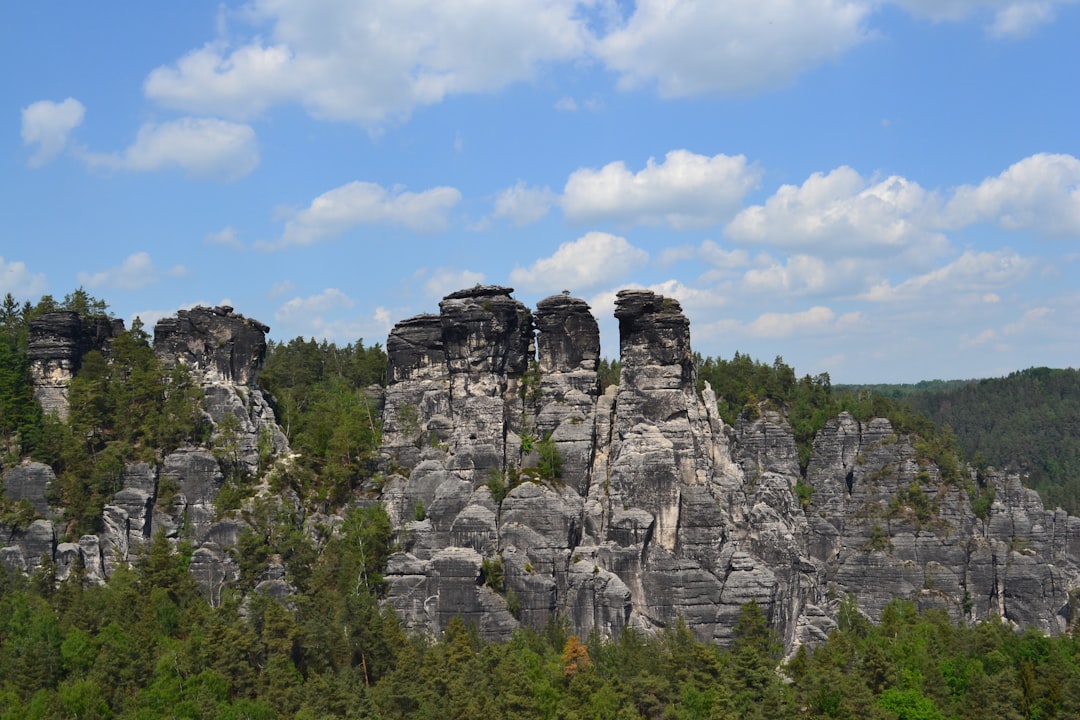 Découvrez la Magie de la Formation Rocheuse Bastei en Saxe - Rathen | Secret World Trip Planner