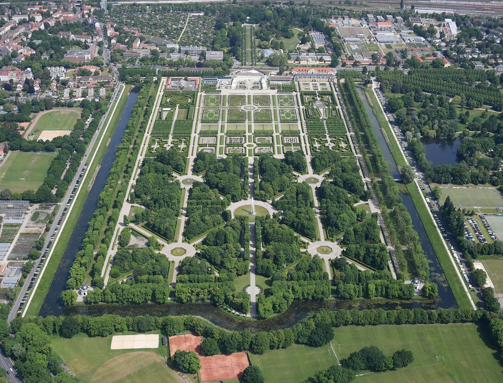 Descubre los Jardines Herrenhausen: una joya de Hannover - Hanover | Secret World Trip Planner