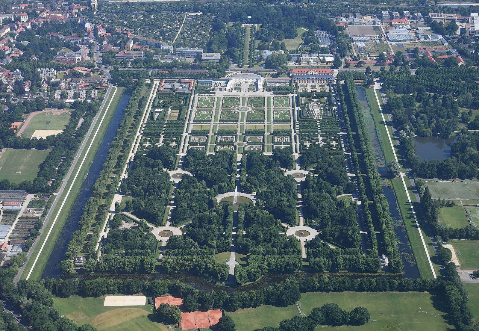 Descubra os Jardins Herrenhausen: uma joia de Hannover - Hanover | Secret World Trip Planner