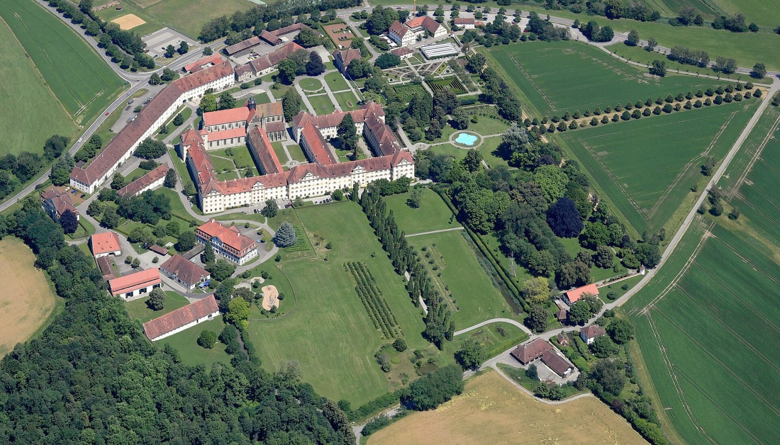 Scopri la Magia dell'Abbazia di Salem in Germania - Salem | Secret World Trip Planner