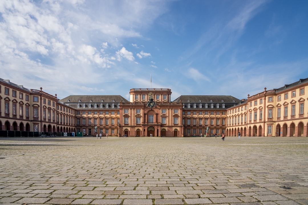 Palacio de Mannheim: Un Tesoro Histórico en el Corazón de Alemania - Mannheim | Secret World Trip Planner
