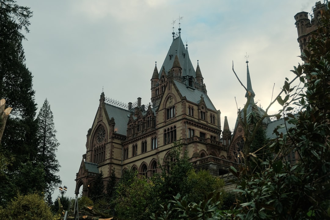 Drachenfels: Eine Reise durch Geschichte und natürliche Schönheit - Bonn | Secret World Trip Planner