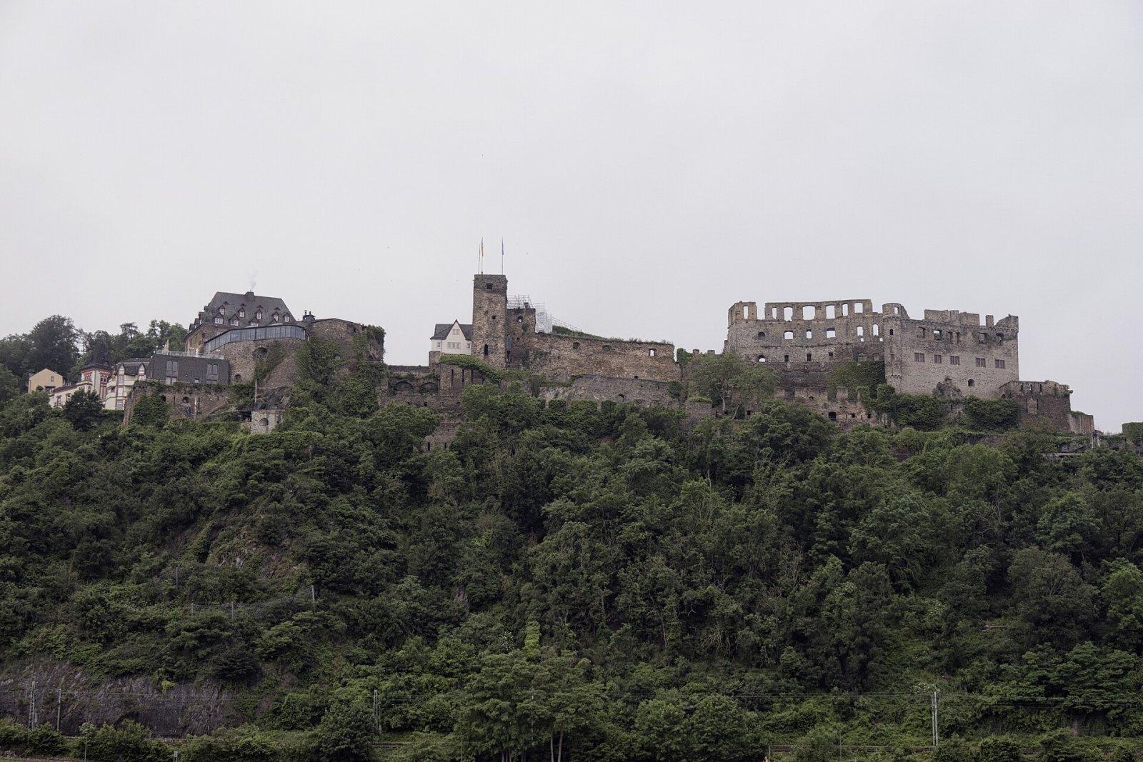 Discover Rheinfels Castle: History and Beauty on the Rhine - Sankt Goar | Secret World Trip Planner
