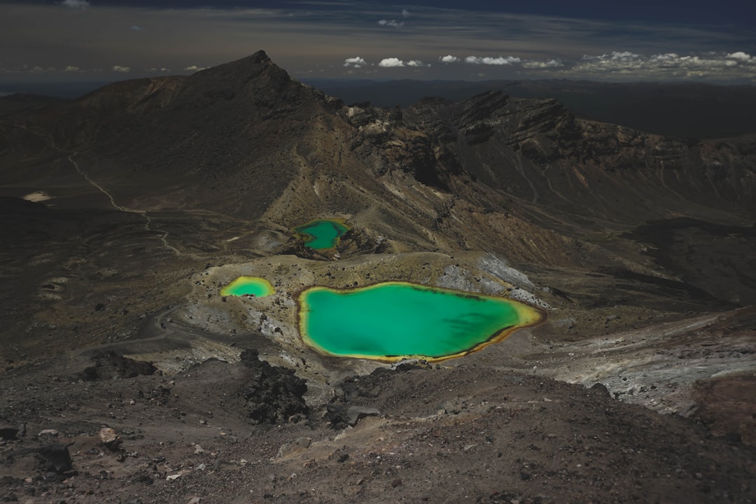 トンガリロ・アルパイン・クロッシング：ニュージーランドのユニークなトレッキング - Tongariro Alpine Crossing | Secret World Trip Planner