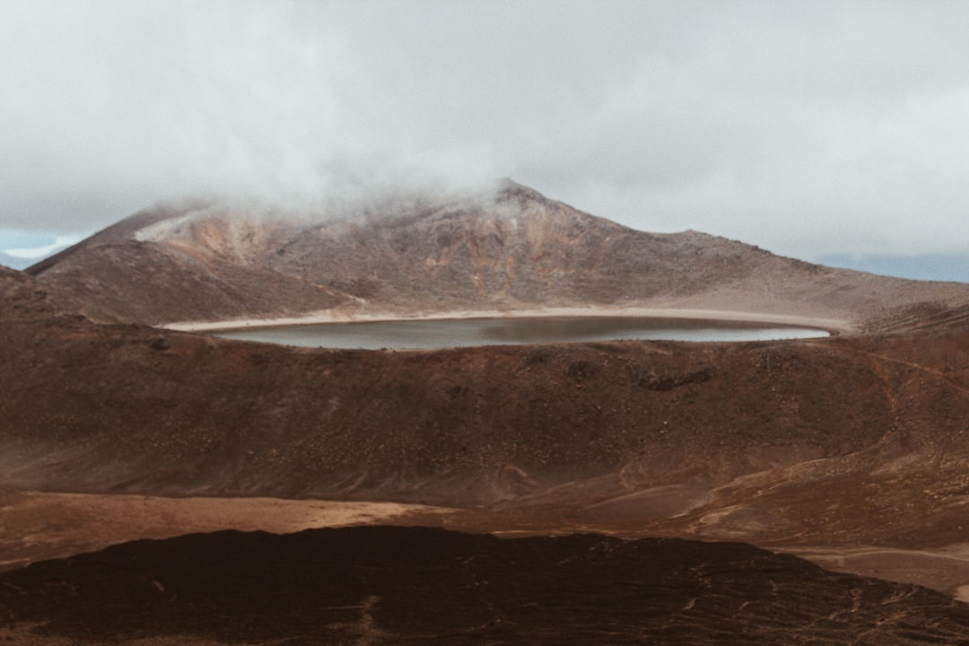 トンガリロ・アルパイン・クロッシング：ニュージーランドのユニークなトレッキング - Tongariro Alpine Crossing | Secret World Trip Planner