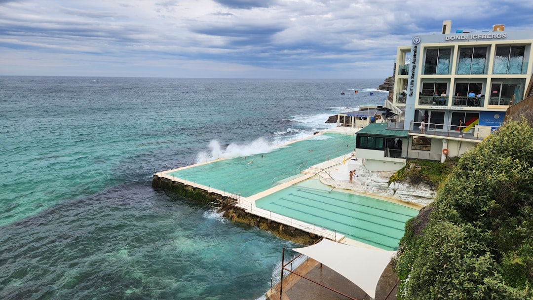 Sculpture by the Sea: Arte lungo la Costa di Bondi - Bondi Beach Nuovo Galles del Sud 2026 | Secret World Trip Planner