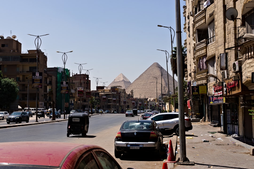 Scopri Bab Al-Nasr: La Porta della Vittoria al Cairo - El-Gamaleya | Secret World Trip Planner