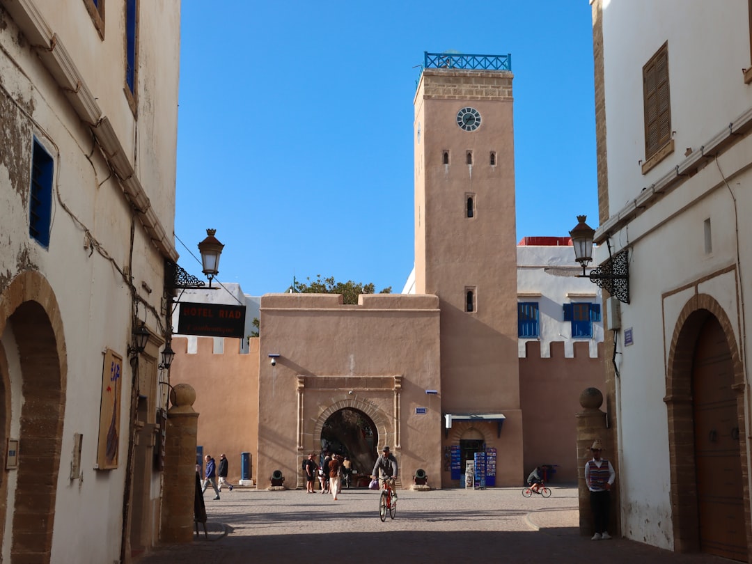 Descubra Bab Al Bahr: A Porta de Tânger no Marrocos - Rue Amrah | Secret World Trip Planner
