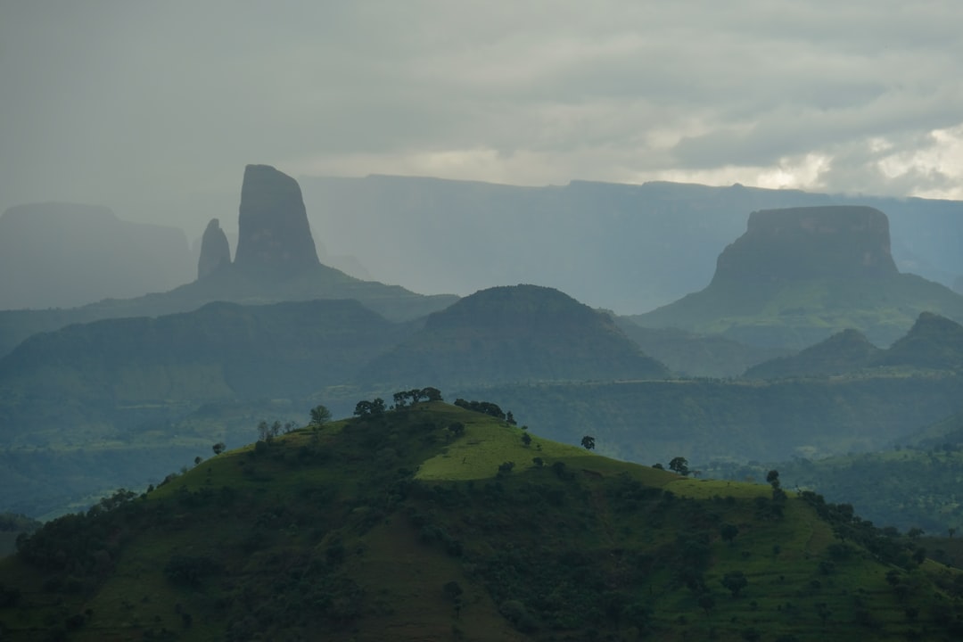 Scoprire Addis Alem: Un Viaggio nell'Etiopia di Haddis Alemayehu — 8M68+RH6