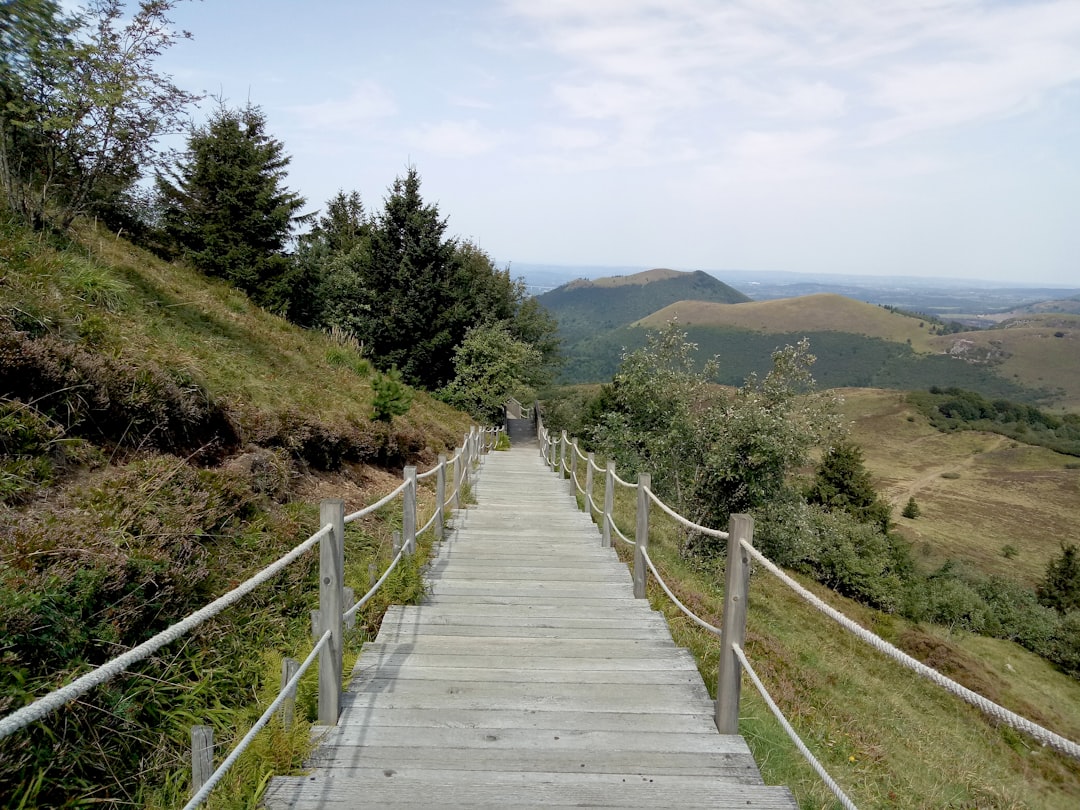 Entdecken Sie den Puy de Dôme: ein Naturjuwel in Frankreich - Orcines | Secret World Trip Planner