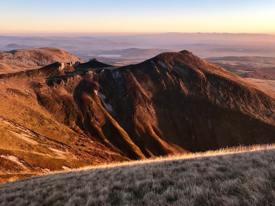 Découvrez le Lac Chambon : un coin de nature en Auvergne - Murol | Secret World Trip Planner