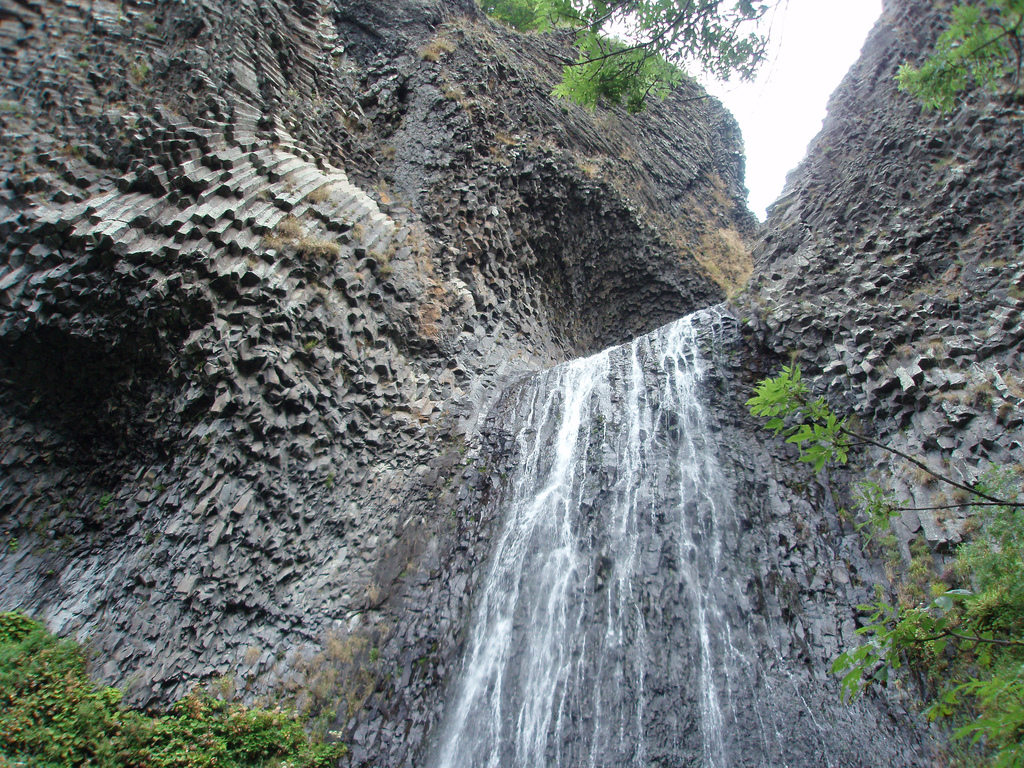Découvrez les merveilles de la Cascade du Ray-Pic en France — Cros-de-Géorand