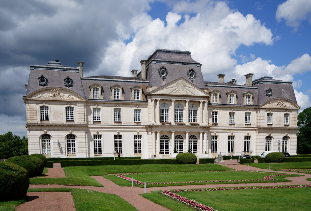 Entdecken Sie die Hospices de Beaune: ein Juwel der Bourgogne - Beaune | Secret World Trip Planner