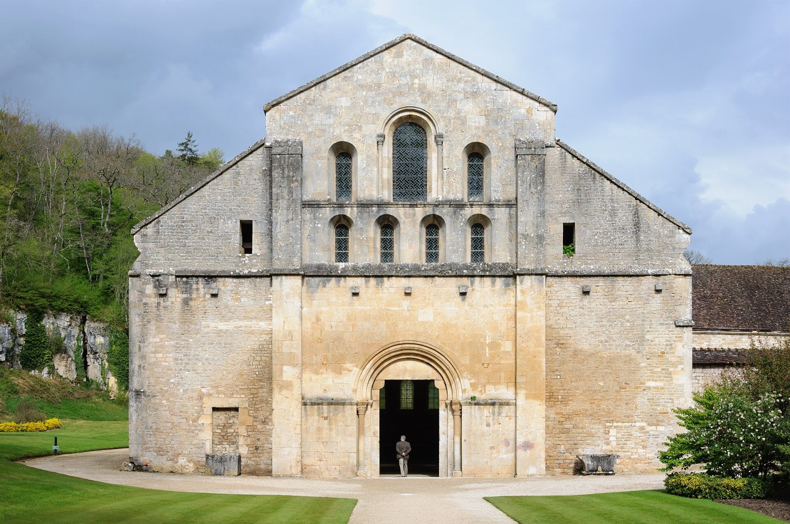 Découvrez l'Abbaye de Fontenay : un trésor de Bourgogne - Marmagne | Secret World Trip Planner